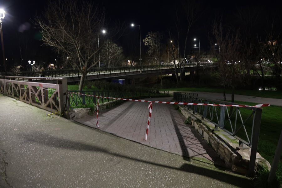 Αντικλείστες προσβάσεις στην εσωτερική κοίτη του Πηνειού λόγω σταθεροποίησης υδάτων.